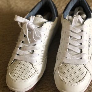 NWOT Tommy Hilfiger Sneakers